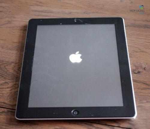 Sửa iPad bị treo táo, treo màn hình, treo cáp đĩa uy tín lấy liền tại HCM