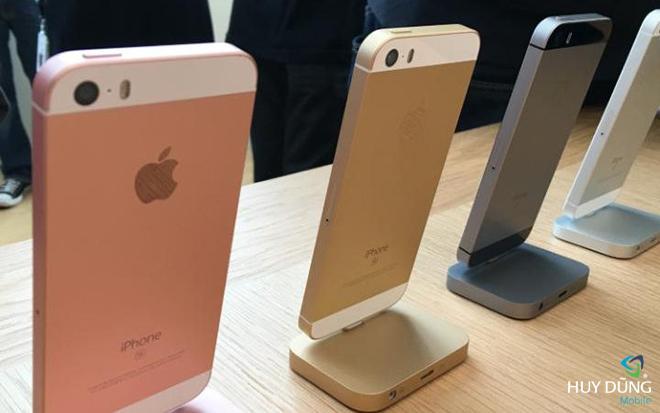 iPhone SE giá bao nhiêu khi xách tay về Việt Nam?