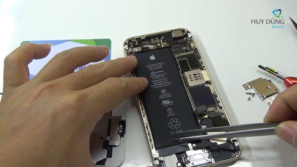 Tìm hiểu nguyên nhân khiến iPhone sạc pin không vào điện
