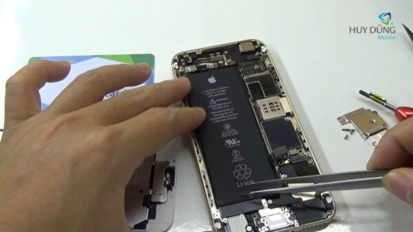 sua-iphone-sac-pin-khong-vao-dien-1024×576-1